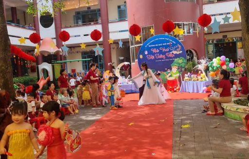 Bé vui hội trăng rằm năm 2023