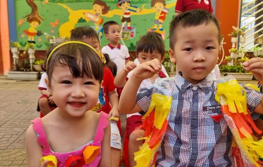 Bé vui hội trăng rằm năm 2023