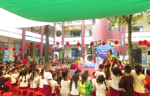 Bé vui hội trăng rằm năm 2023