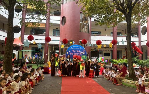 Bé vui hội trăng rằm năm 2023